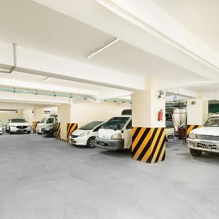 The Hub Hotel Янгон Екстериор снимка
