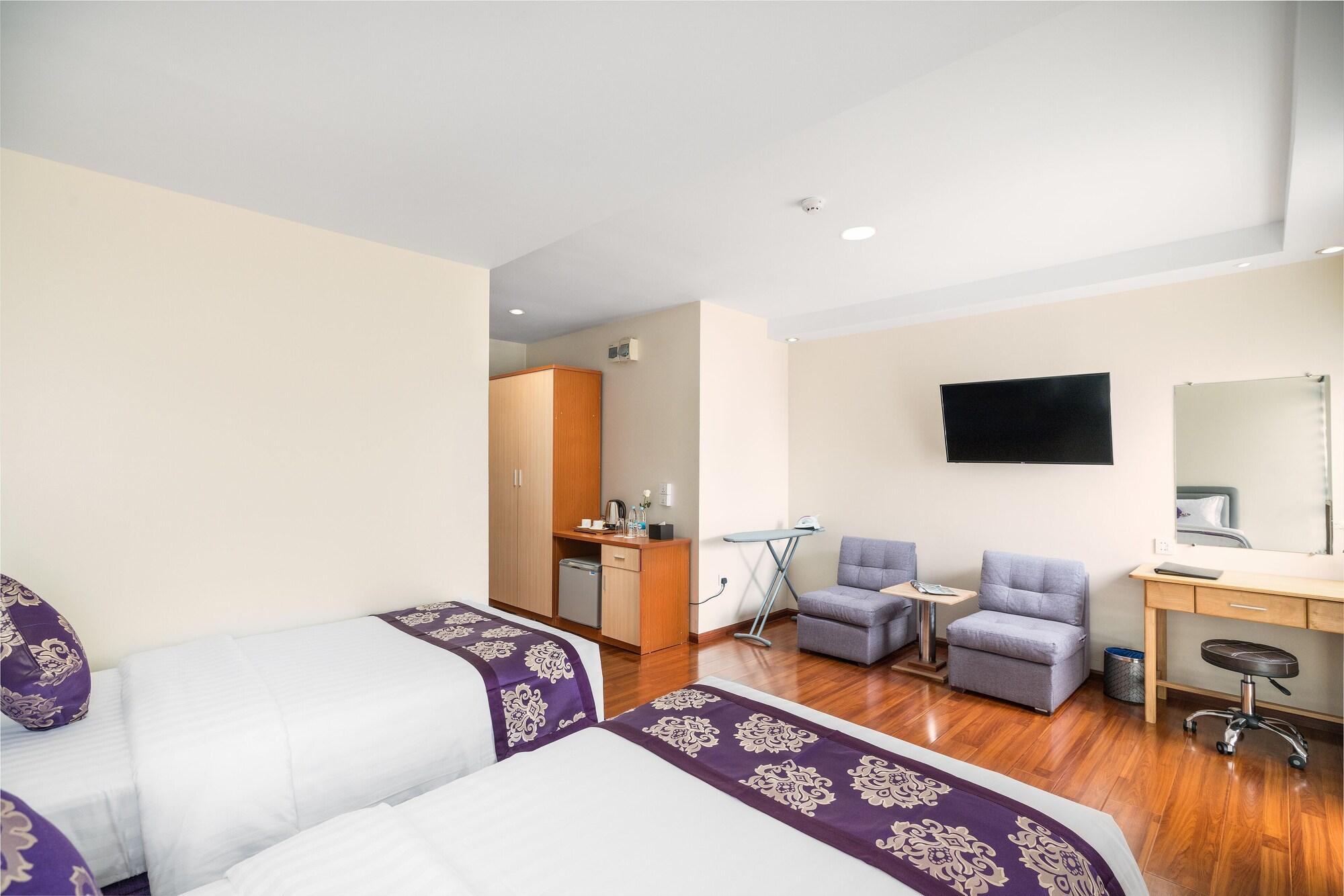The Hub Hotel Янгон Екстериор снимка