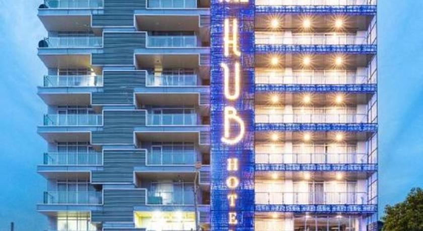 The Hub Hotel Янгон Екстериор снимка